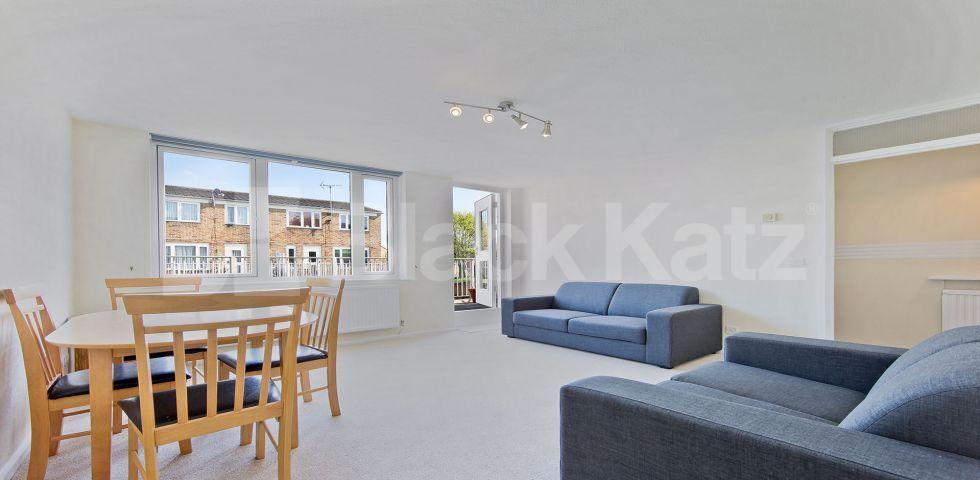 			UNDER OFFER , 4 Bedroom, 1 bath, 1 reception Apartment			 Amina Way, London Bridge/Bermondsey Borders